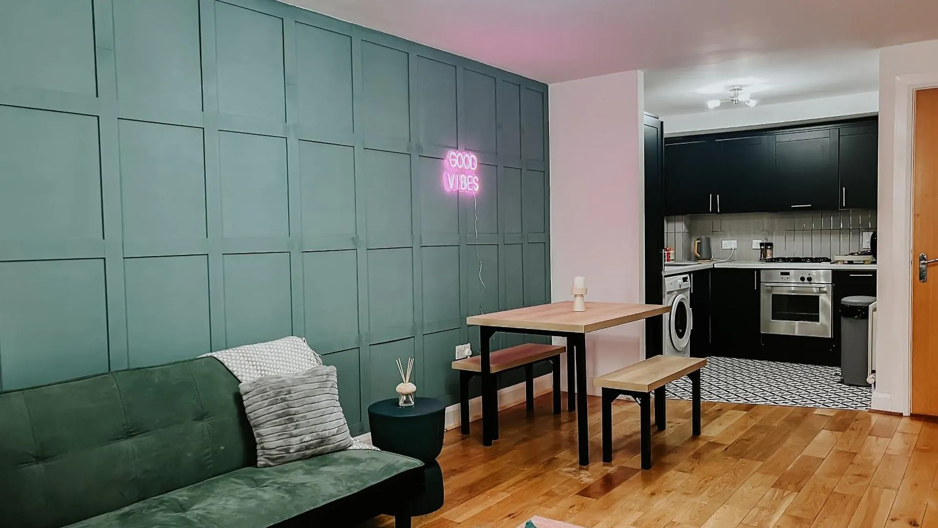 Daire Whitehall Square Apartments- Queen'S Quarters Belfast
