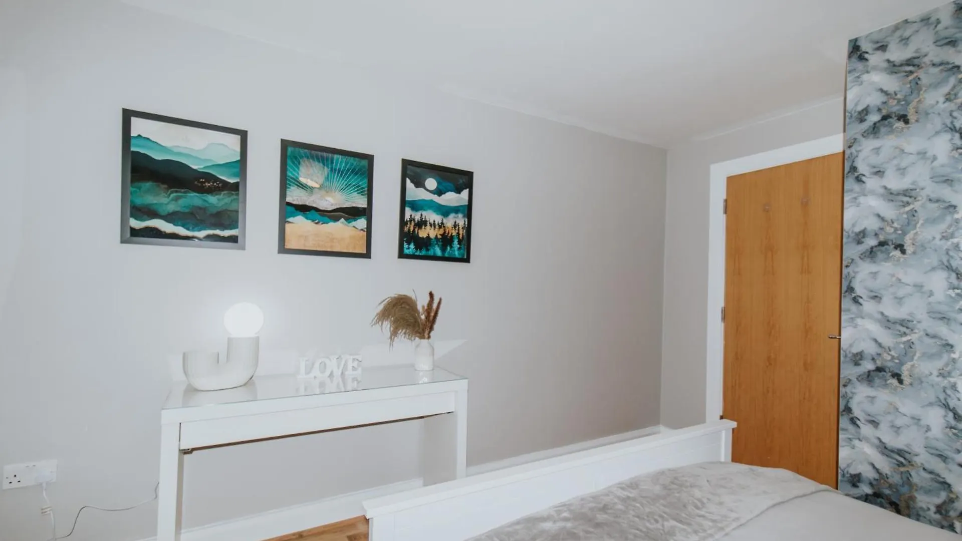 Whitehall Square Apartments- Queen'S Quarters Belfast